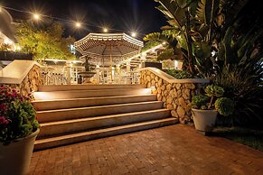Blue Bay Lodge