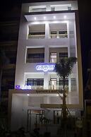 White Residence Hotel & Apartment