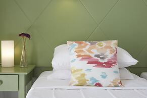 Nissos Thira Hotel