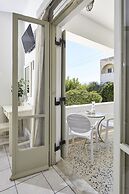 Nissos Thira Hotel