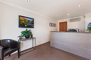 AAt 28 Goldsmith Motel