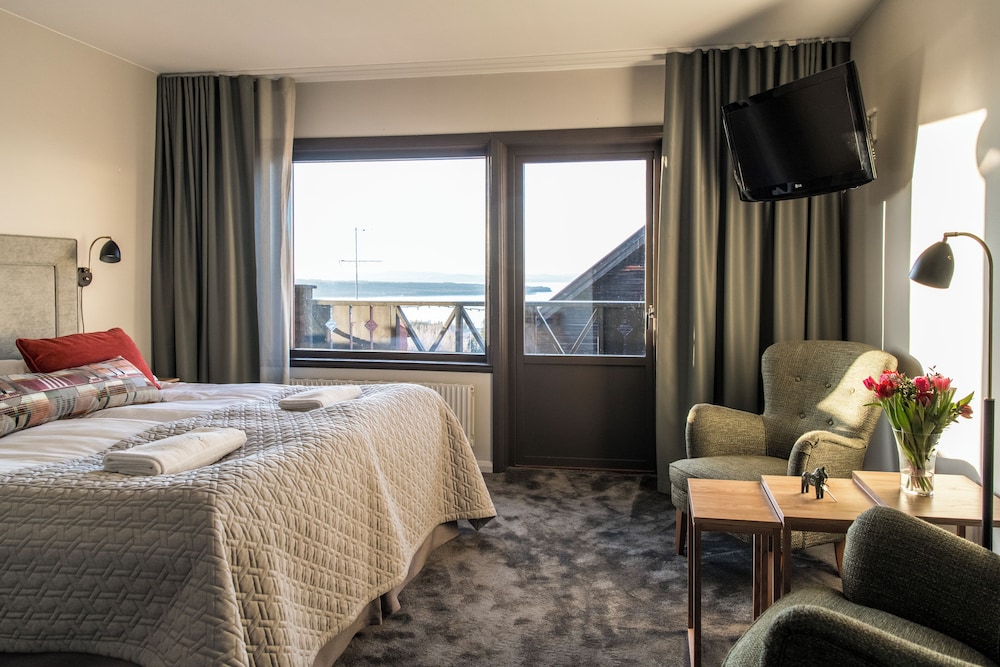 Green Hotel