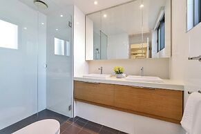 Darwin Waterfront Luxury Suites