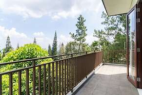 Breeze Blows City View 5 Br Heated Pool and a Billiard