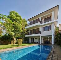 Breeze Blows City View 5 Br Heated Pool and a Billiard