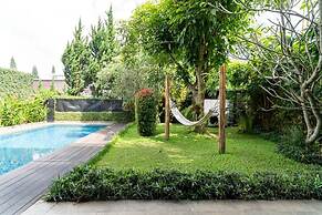 Breeze Blows City View 5 Br Heated Pool and a Billiard