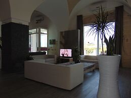 Oasis Park Hotel
