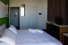 Oasis Park Hotel