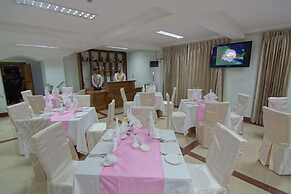 Yadanar Theingi Hotel