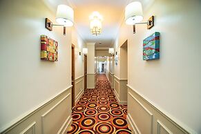 Mildom Hotel