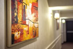 Mildom Hotel
