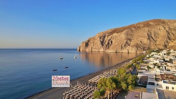 Nostos Beach