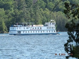 Westwind Inn on the Lake