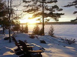 Westwind Inn on the Lake