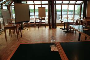 Westwind Inn on the Lake