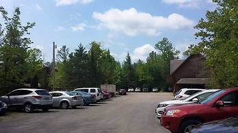 Westwind Inn on the Lake