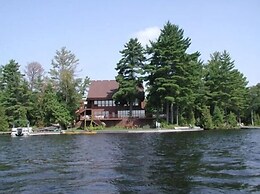 Westwind Inn on the Lake