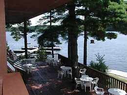 Westwind Inn on the Lake