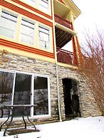 Tremblant les Eaux by Location ADP Tremblant
