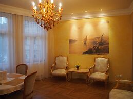 Lira Apartments