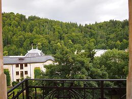 Lira Apartments