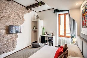 Tritone Top House