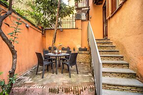 Tritone Top House