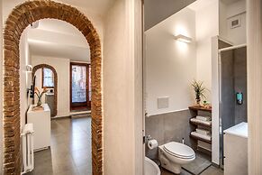 Tritone Top House
