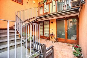 Tritone Top House