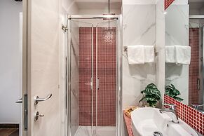 Tritone Top House