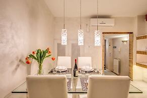 Tritone Top House