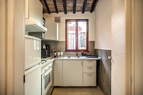 Tritone Top House