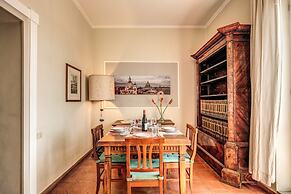 Tritone Top House