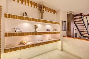 Tritone Top House