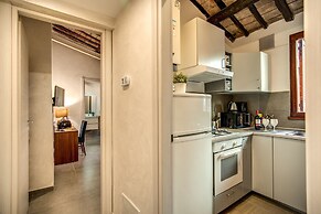 Tritone Top House