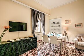 Tritone Top House