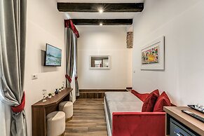 Tritone Top House