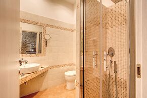 Tritone Top House