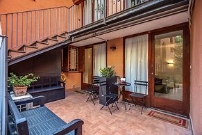 Tritone Top House