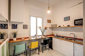 Tritone Top House