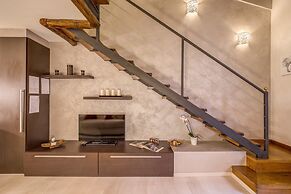 Tritone Top House