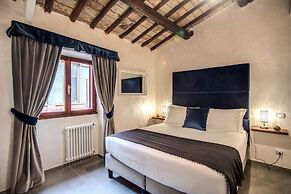 Tritone Top House
