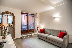 Tritone Top House