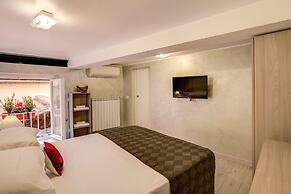 Tritone Top House