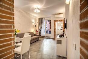 Tritone Top House