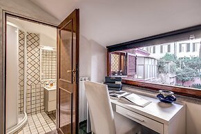 Tritone Top House