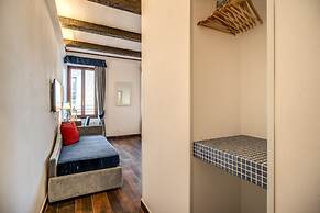 Tritone Top House