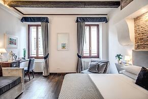 Tritone Top House