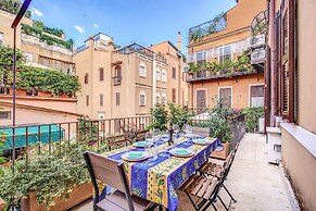 Tritone Top House