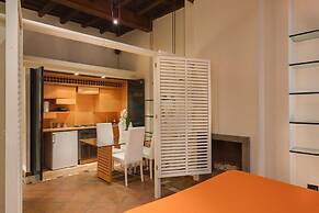 Tritone Top House